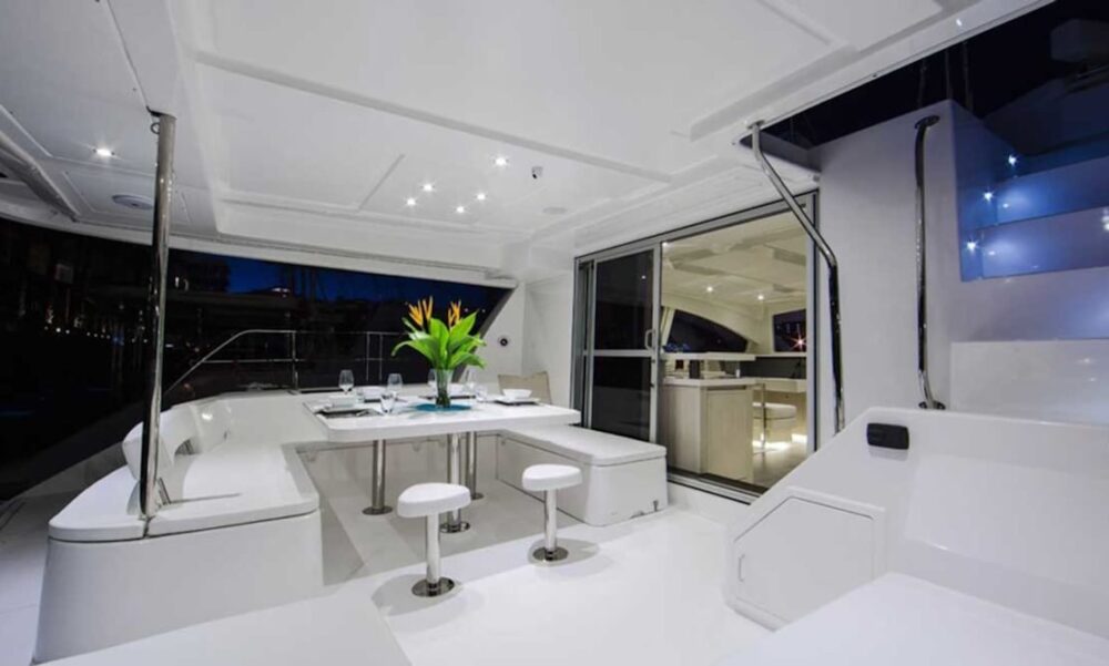 Charter 51' Power Catamaran in Phuket, Thailand - Imagen 13